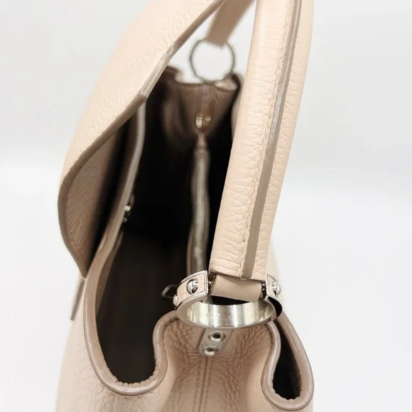 Louis Vuitton French Rose Capucines MM - Picture 7 of 17